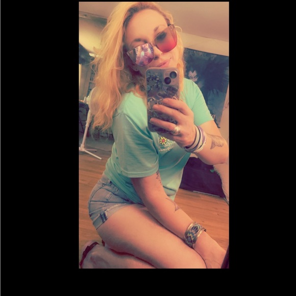 Meet your Posher, Lisa Robyn - Picture 4 of 14